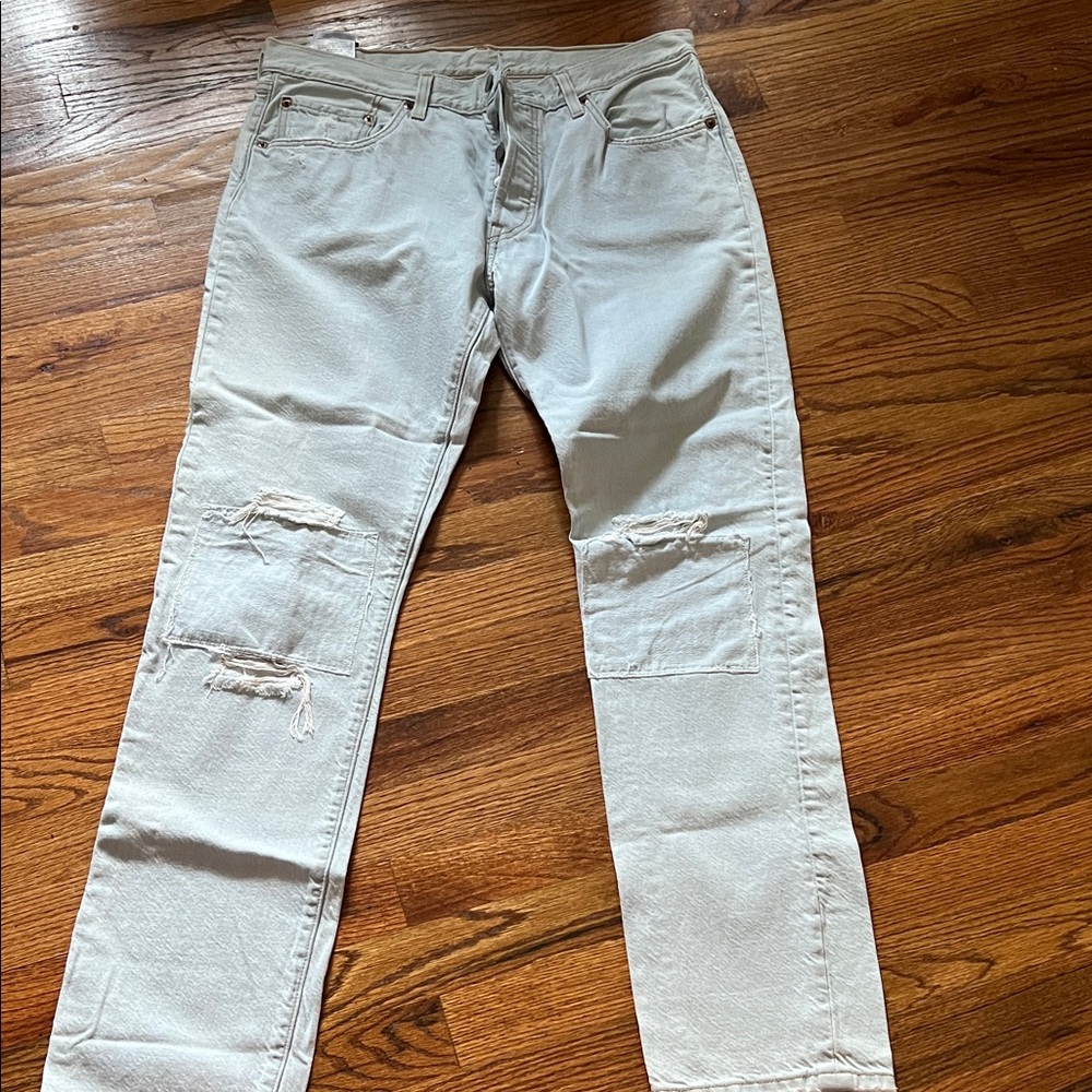 Levi's Women's Light Gray Boyfriend Jeans